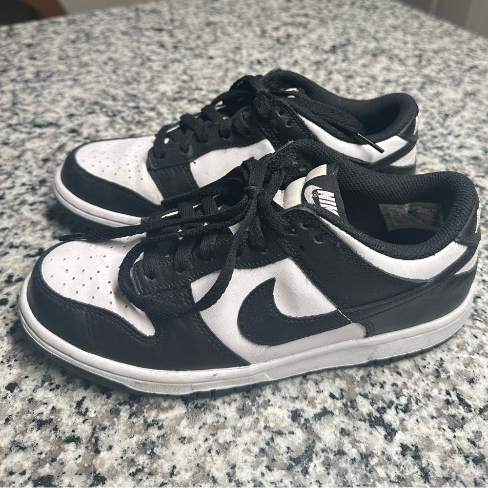 Panda dunks